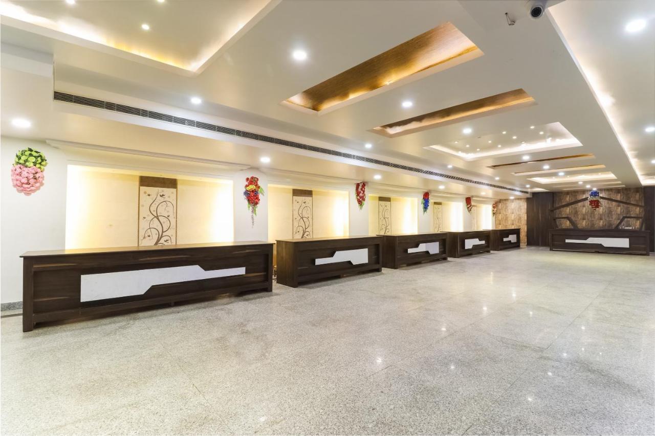 Capital O 15422 Shiva Inn Unnao ภายนอก รูปภาพ