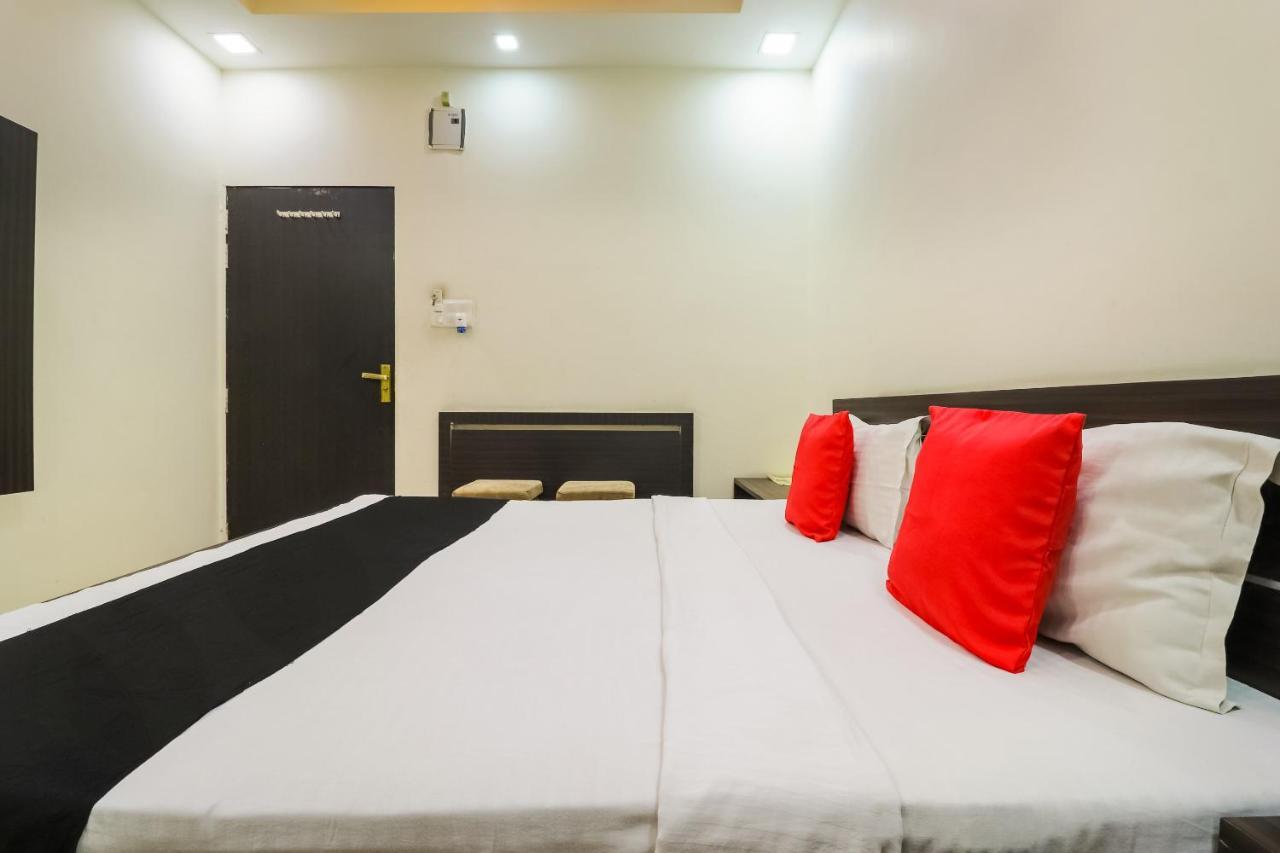 Capital O 15422 Shiva Inn Unnao ภายนอก รูปภาพ