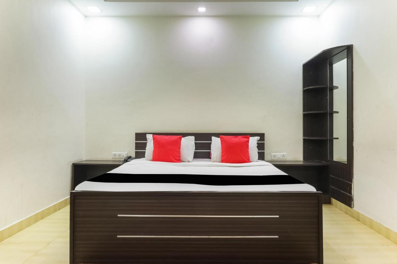 Capital O 15422 Shiva Inn Unnao ภายนอก รูปภาพ