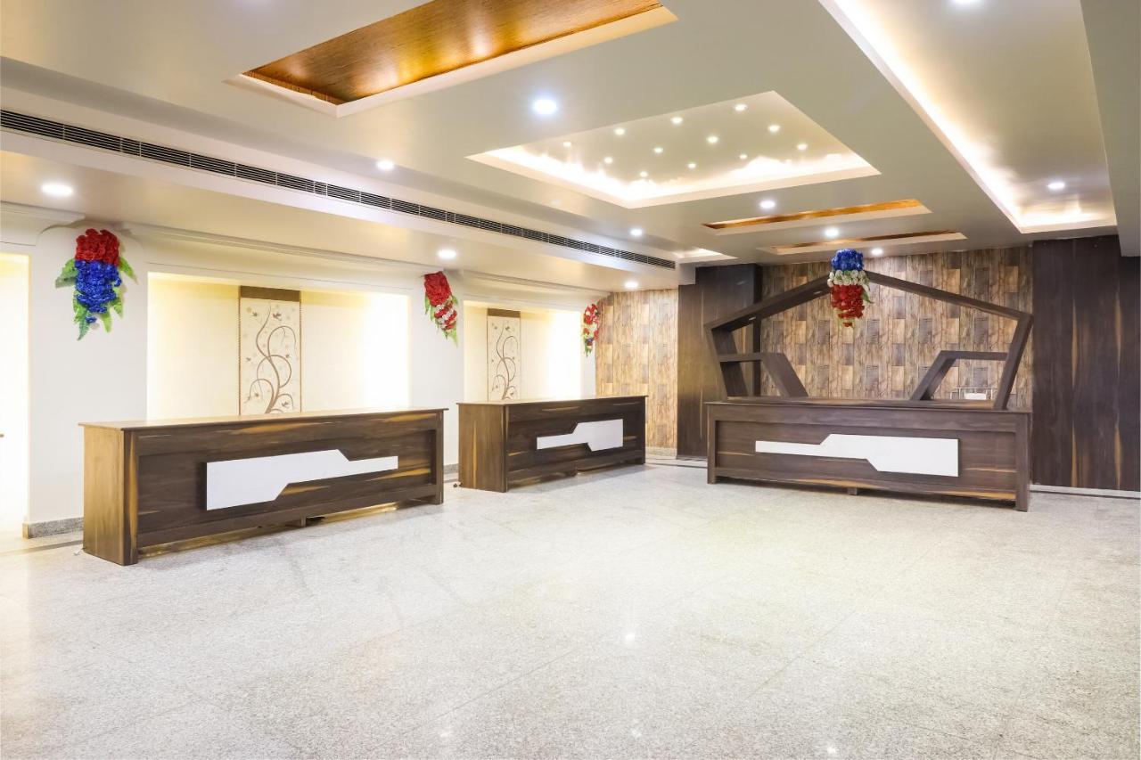Capital O 15422 Shiva Inn Unnao ภายนอก รูปภาพ