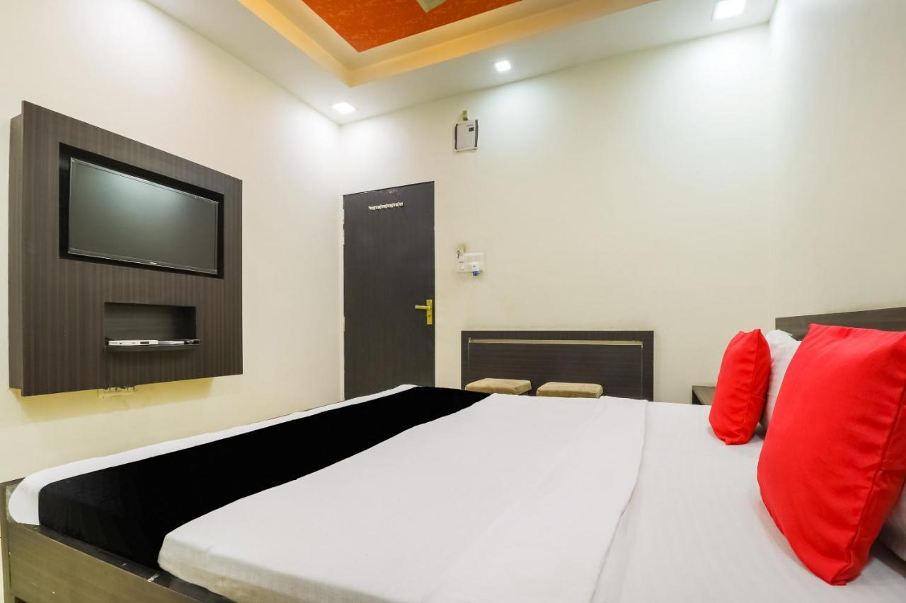 Capital O 15422 Shiva Inn Unnao ภายนอก รูปภาพ