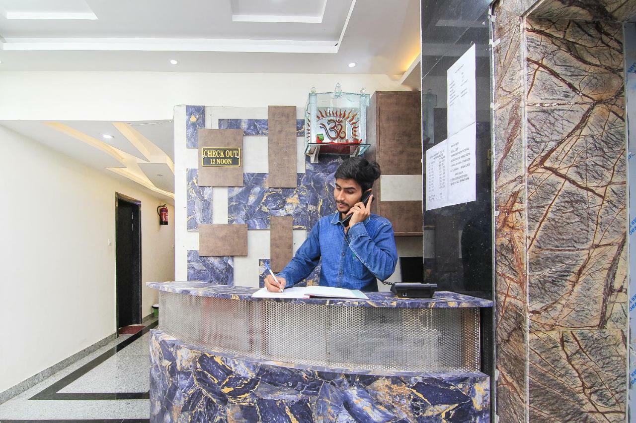 Capital O 15422 Shiva Inn Unnao ภายนอก รูปภาพ