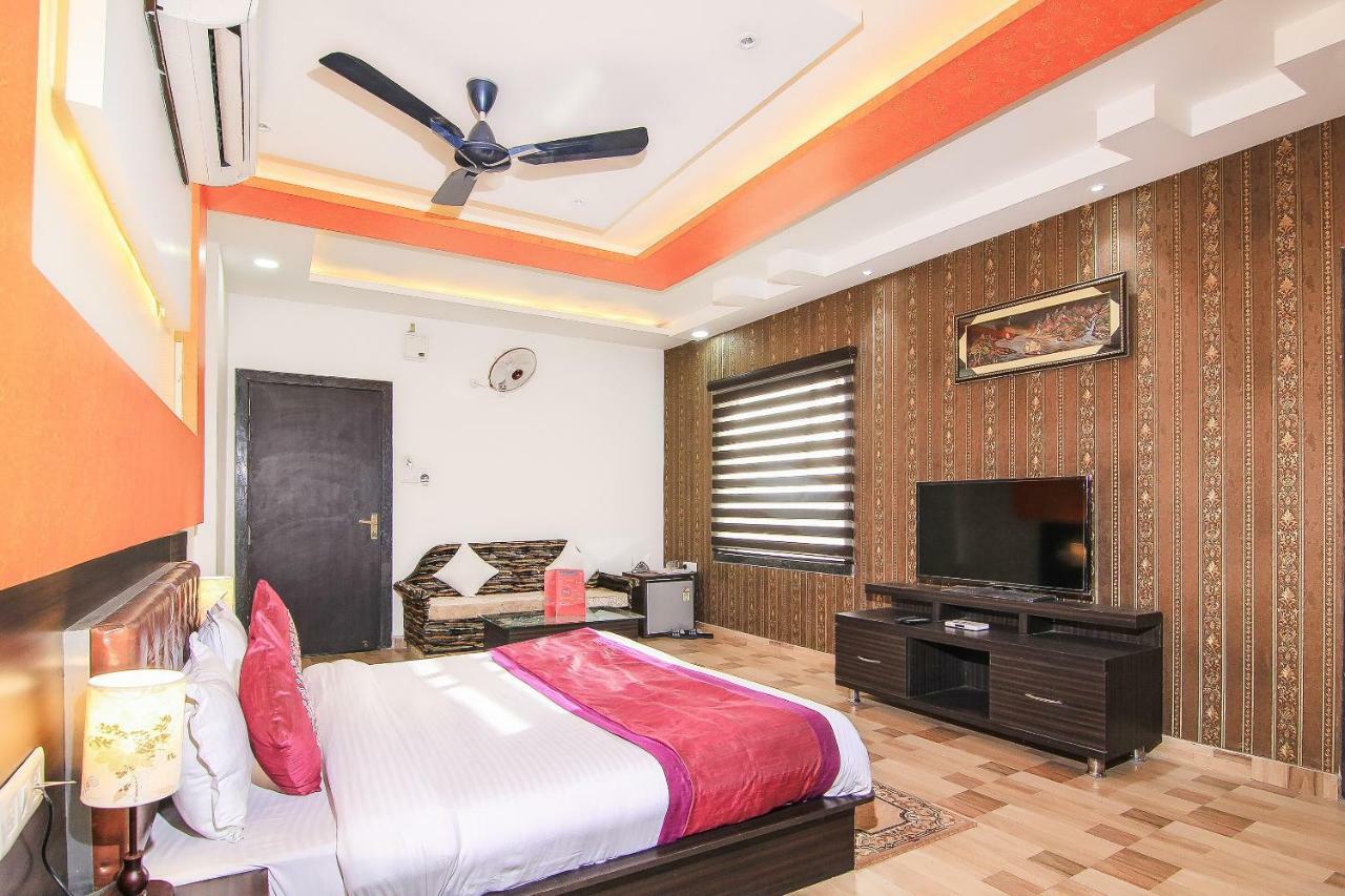 Capital O 15422 Shiva Inn Unnao ภายนอก รูปภาพ
