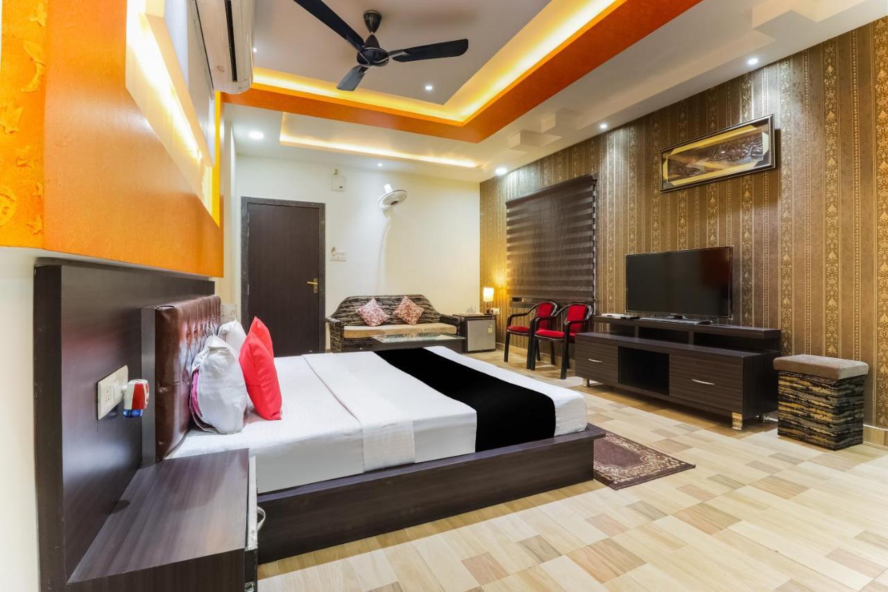Capital O 15422 Shiva Inn Unnao ภายนอก รูปภาพ